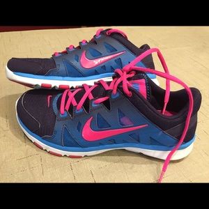 Women’s Nike training size 9.5